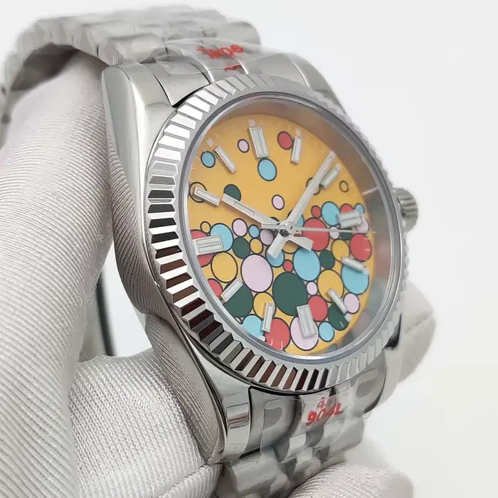 Montre-bracelet de luxe en acier inoxydable pour hommes et femmes
