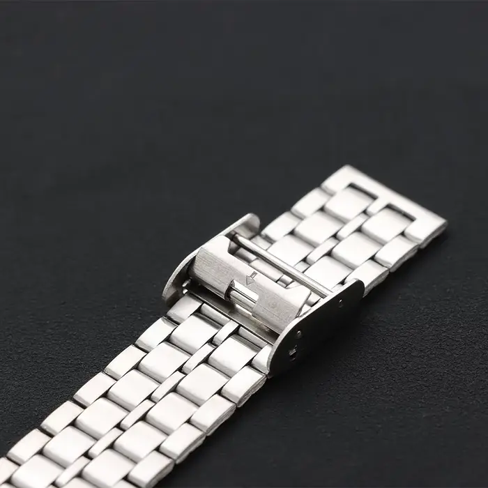 Bracelet de montre en acier inoxydable robuste pour hommes avec boucle repliable multiple couleurs élégantes pour tous les styles occassions formelles et informelles