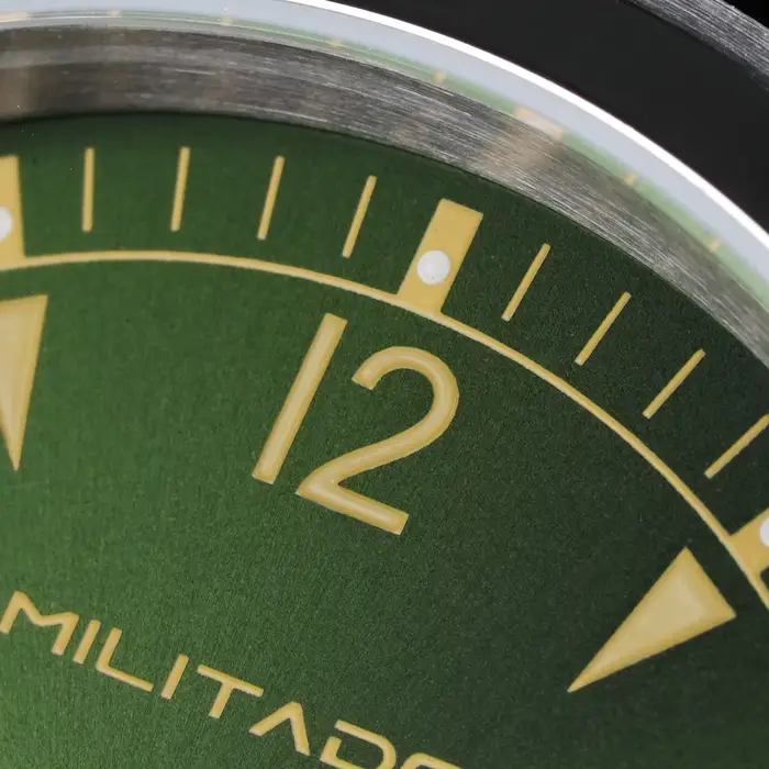 Montre Militado en acier inoxydable avec cristal de saphir bombé pour homme occasion spéciale vintage quartz resistant à l'eau