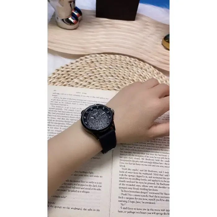 Montre à Quartz pour Femmes avec Bracelet en Silicone Élégante et Polyvalente Occasions Spéciales Étudiante Accessoires Mode Décontracté Résistance à l'Eau