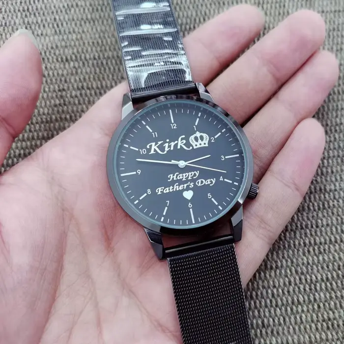 Personnalisé graver gratuitement avec votre nom Logo hommes dame montre-bracelet résistant à l'eau 3ATM