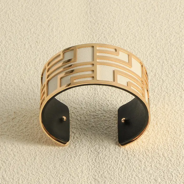 Bracelet en cuir interchangeable double face pour femmes décoration en forme de ligne de luxe bijoux à la mode manchette ouverte de fête style bureau carrière différentes couleurs de placage