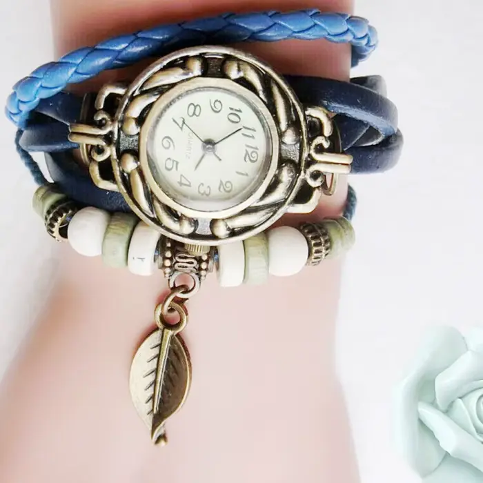 Montre-bracelet enveloppée de cuir vintage pour femmes
