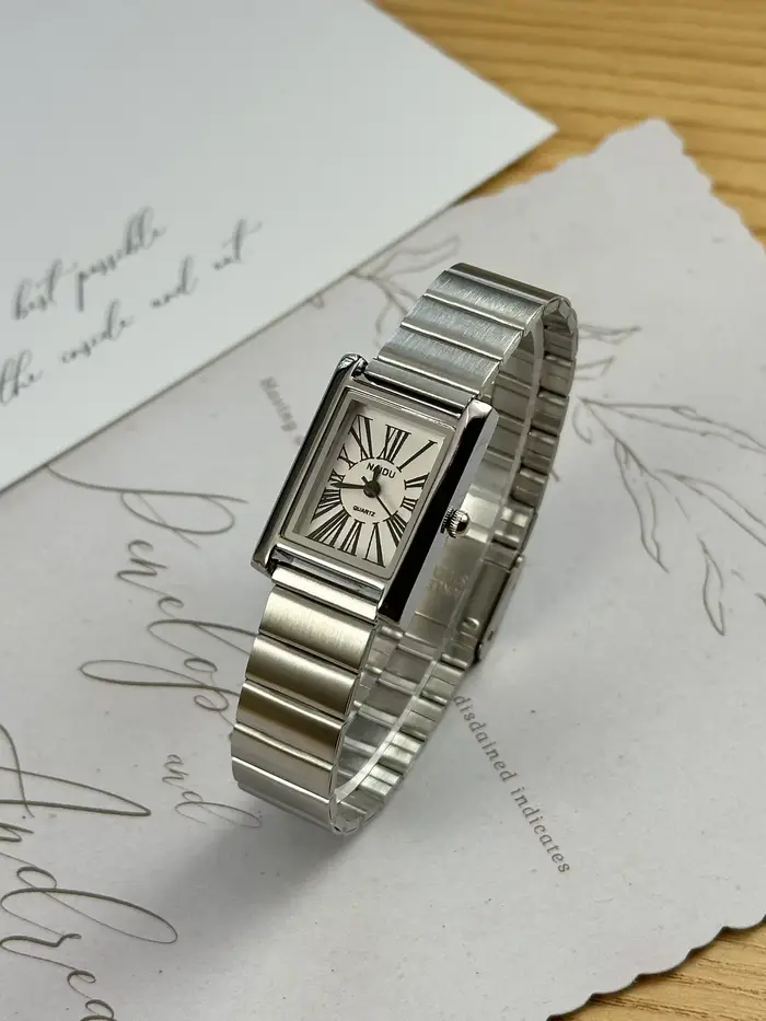 Vintage petite montre en or pour femmes montre rectangulaire de luxe classique Quartz montre-bracele