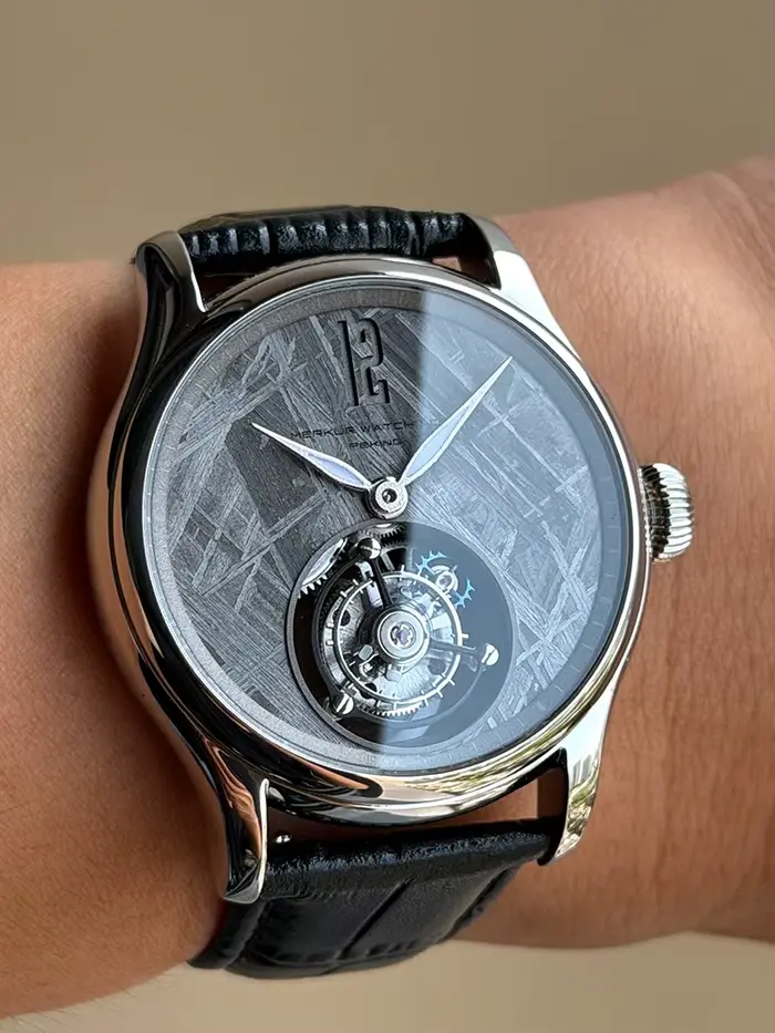 Merkur M – montre Tourbillon en fer et météorite pour hommes