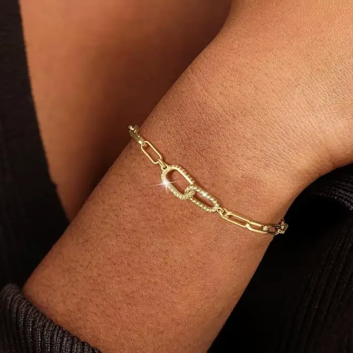 Bracelet en forme de trombone en zircon plaqué or pour femmes mode rétro exquis réglable accessoire de bijoux cadeau vintage стиль