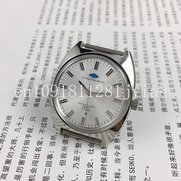 Montre mécanique manuelle tout acier résistante aux chocs élégante pour homme et femme occasions spéciales