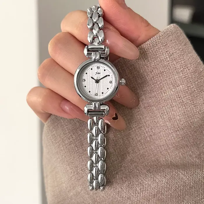 Montre pour femme, simple