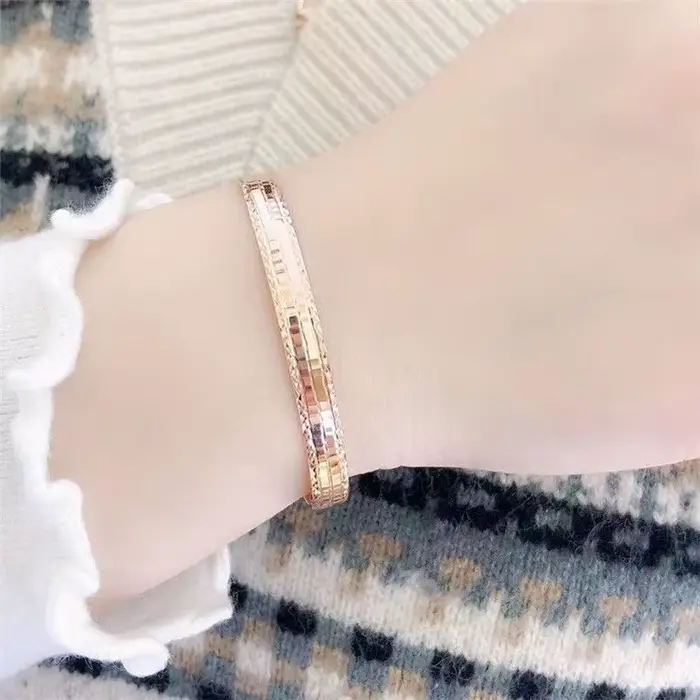 Bracelets artisanaux en or violet pour femmes