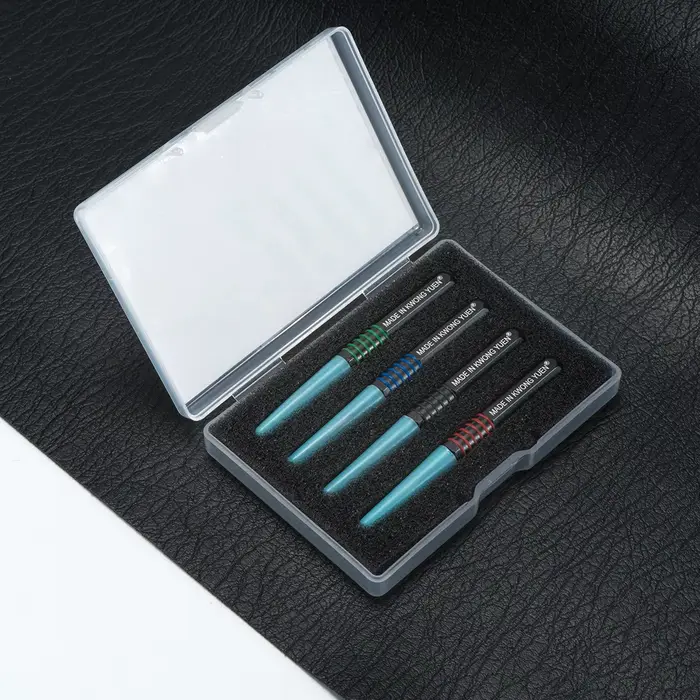 Stylo à huile pour entretien de montre