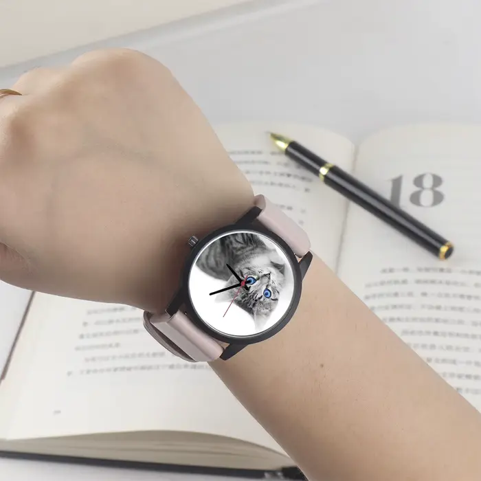 Montre-bracelet à quartz motif chaton mignon pour femmes élégante occasion spéciale cadeau festif