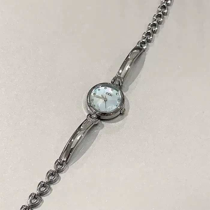 NOUVEAU Bracelet-montre minimaliste pour femmes
