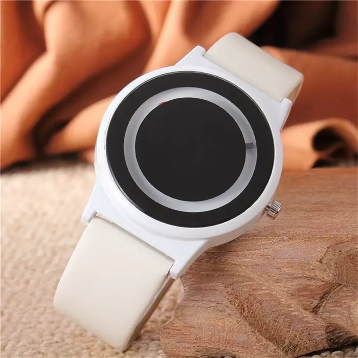 Montres de sport créatives pour hommes, montre-bracelet à Quartz unisexe avec bracelet en cuir