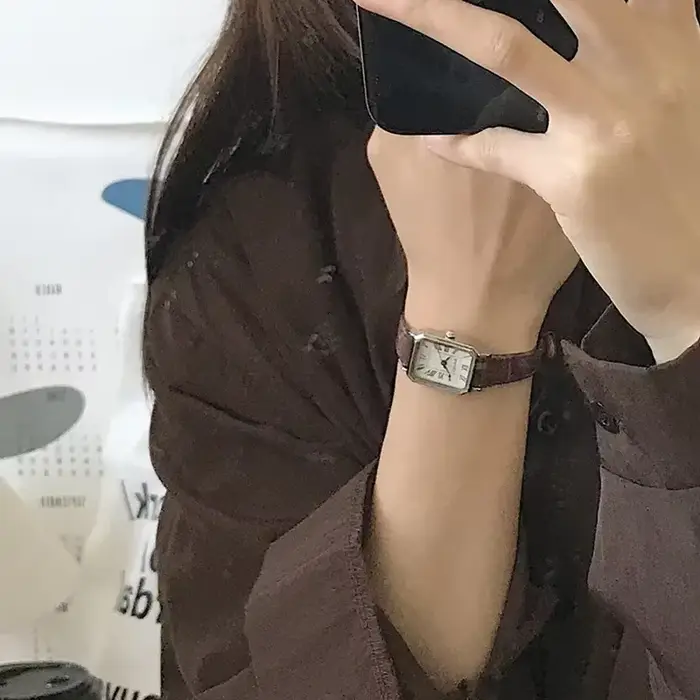Montre à quartz vintage pour femme