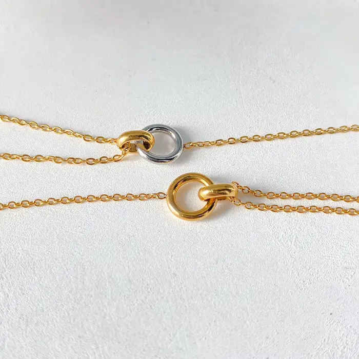 Bracelet minimaliste e-Manco en acier inoxydable avec chaîne de maillons et fermoir géométrique pour femmes, idéal pour le bureau et l'école