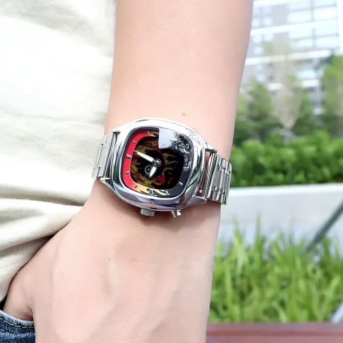 Montre rétro Millenium pour homme design flamboyant montre-bracelet à quartz unique bracelet acier inoxydable boîtier carré occassions spéciales