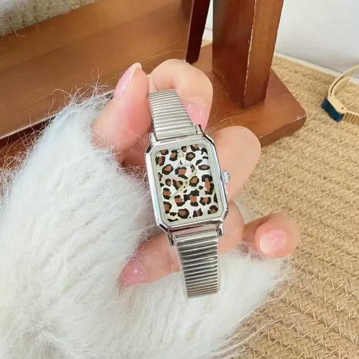 Montre rectangulaire haute couture imprimé léopard rétro résistante à l'eau pour femmes mode et casual occasions spéciales