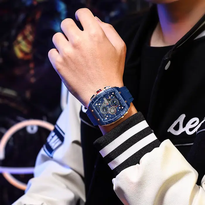 Montre homme Curren design carré résistante à l'eau avec affichage numérique pour toutes les occasions