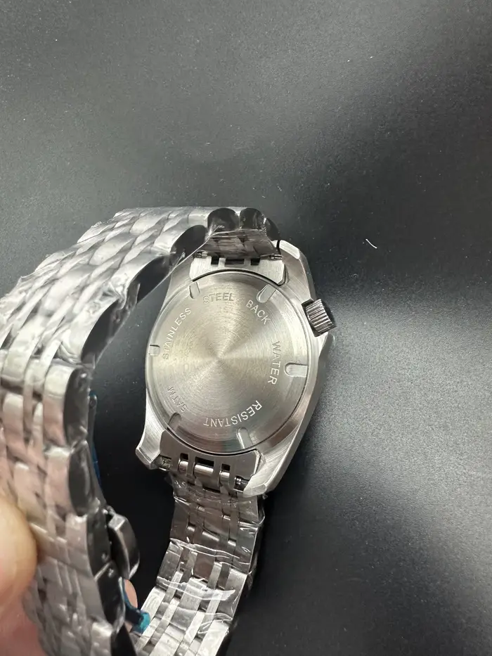 Montres pour hommes en acier inoxydable 316L avec cristal saphir