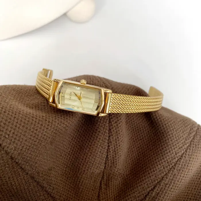 Montre Vintage Élégante Pour Femmes Bracelet En Acier À Motifs De Blé Dorée Ou Rose Quartz Occasions Spéciales