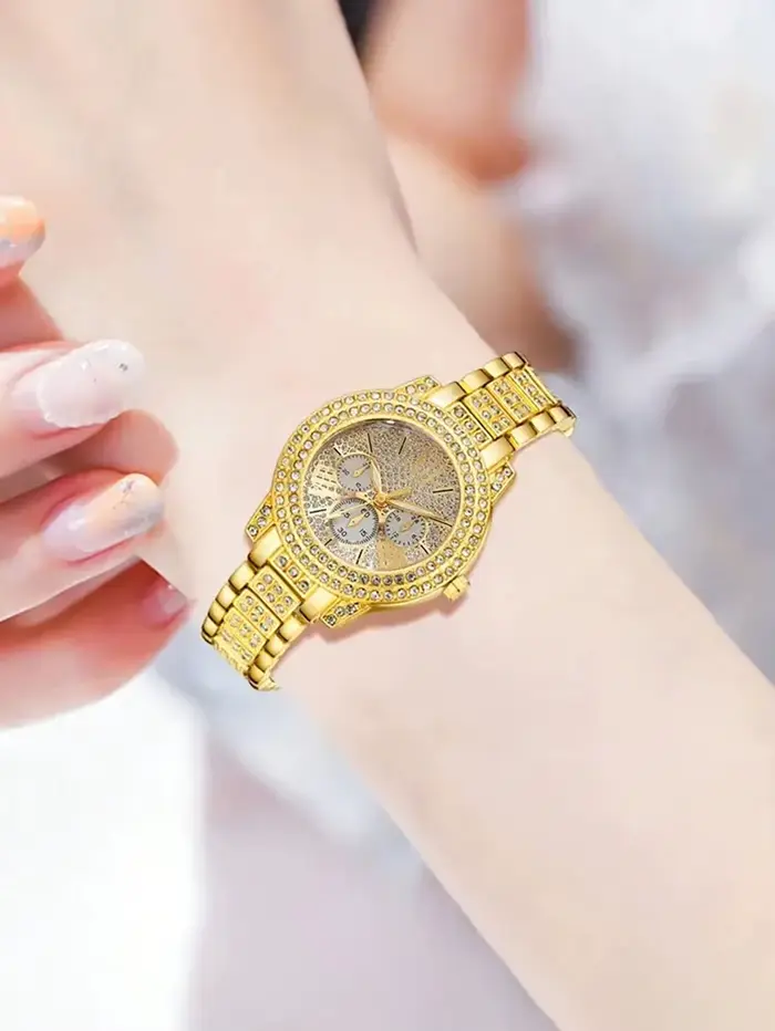 Luxueux ensemble de montres à quartz et de bijoux pour femme avec des gravures complexes