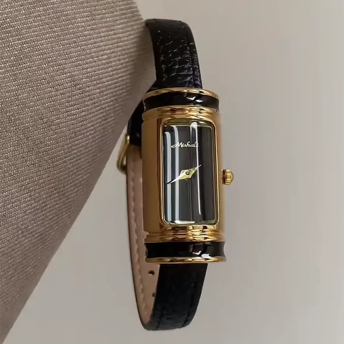 Montre Femme Luxe Leger 2026 Design Classique Polyvalent Haut de Gamme en Cuir Occasions Speciales