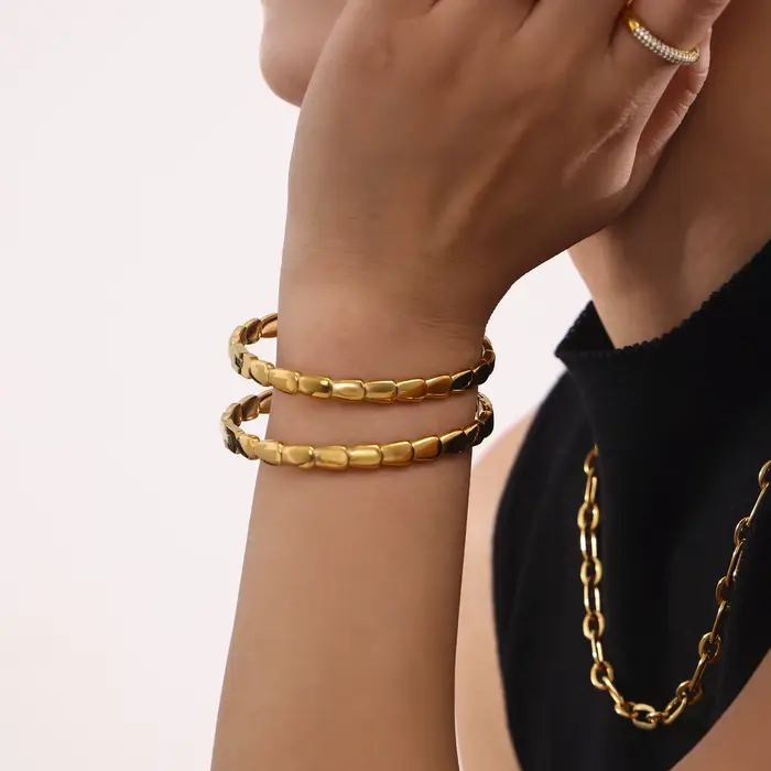 Bracelet jonc pour femme en acier inoxydable plaqué or 18 carats PVD