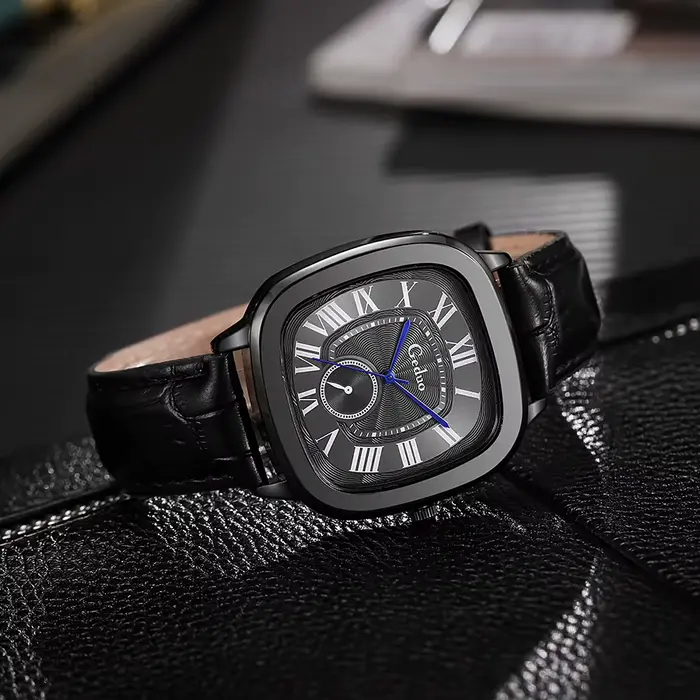 Nouveau 2025 montre à Quartz hommes femmes mode carré en cuir or blanc saphir Couple
