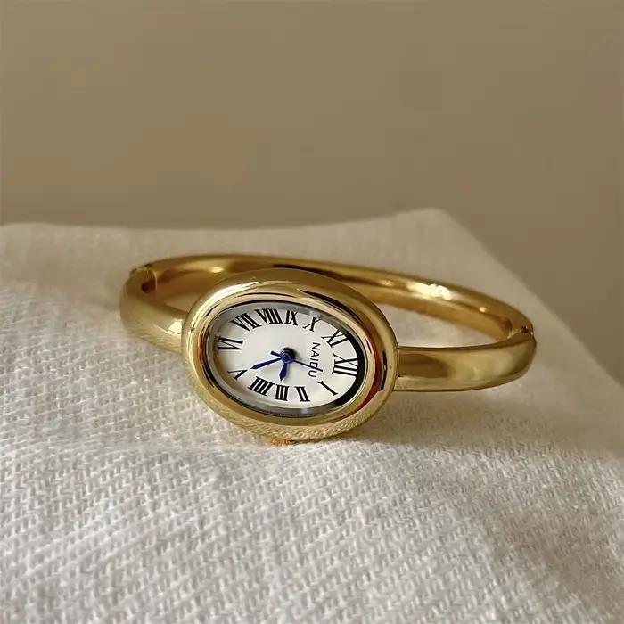 2025 nouvelles belles dames ovales montres pour femmes fille Simple argent or mignon Quartz élégant 
