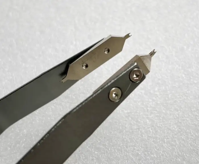 Outil professionnel de retrait de barre à ressort en acier inoxydable 7825 V Type Rlx montre pince