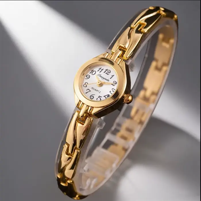 Montre de luxe plaquée or pour femmes