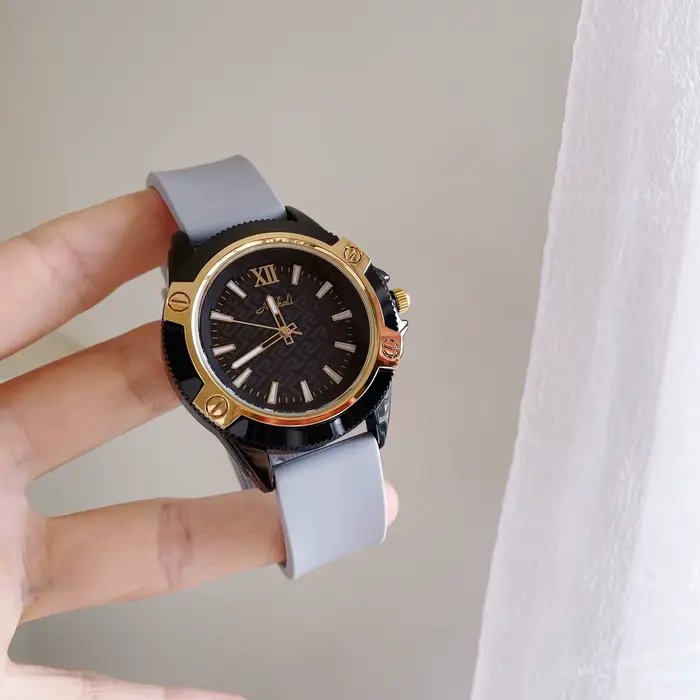Grand-mère gris mode haute qualité grand cadran montre Silicone lumineux Quartz Couple montres pour 