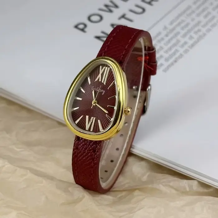 Montre Femme Tête de Serpent de Marque Célèbre