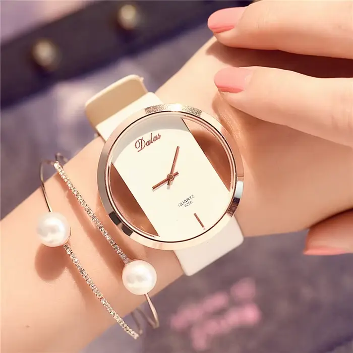 Montre en cuir squelette bracelet quartz décontractée pour femme occasions spéciales or jaune ceramique simulee analogique-digital resistant a l'eau