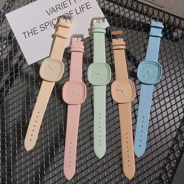 Montre carrée Macaron pour femme