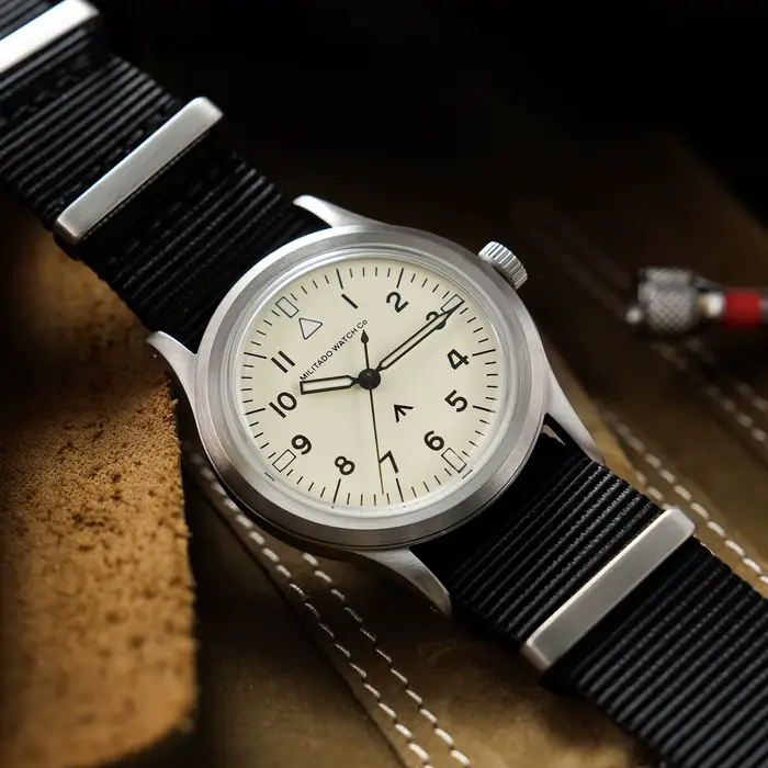 Montre-bracelet vintage Militado ML14 à quartz