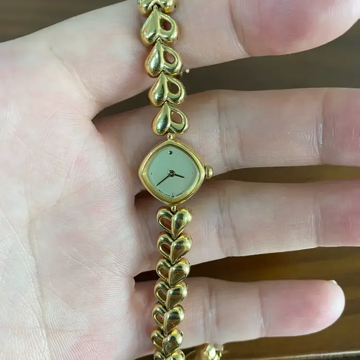 Montre plaquée or pour femmes