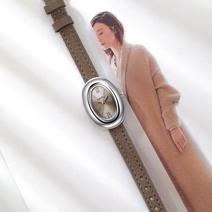 Montre à bracelet en cuir rétro artistique
