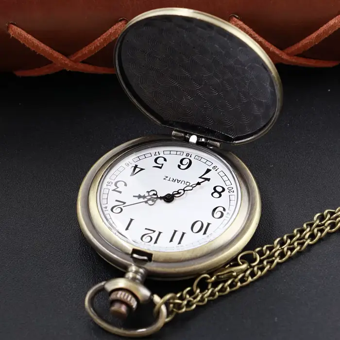 Montre de poche à Quartz en Bronze avec pierres précieuses mystéruses Doctor Strange