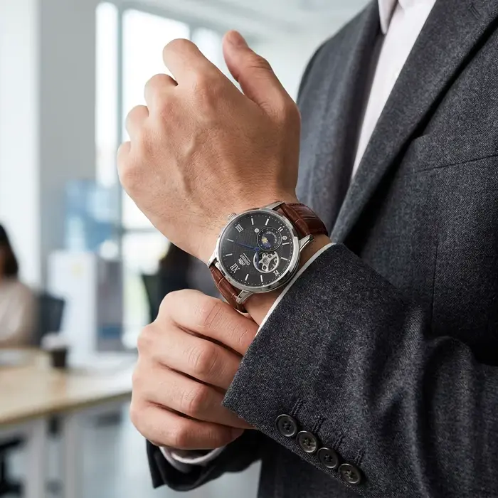 Montre automatique Orient Sun Moon Phase avec bracelet en cuir grain crocodile pour hommes, élégante pour occasions formelles et amateurs de montres complications mécaniques