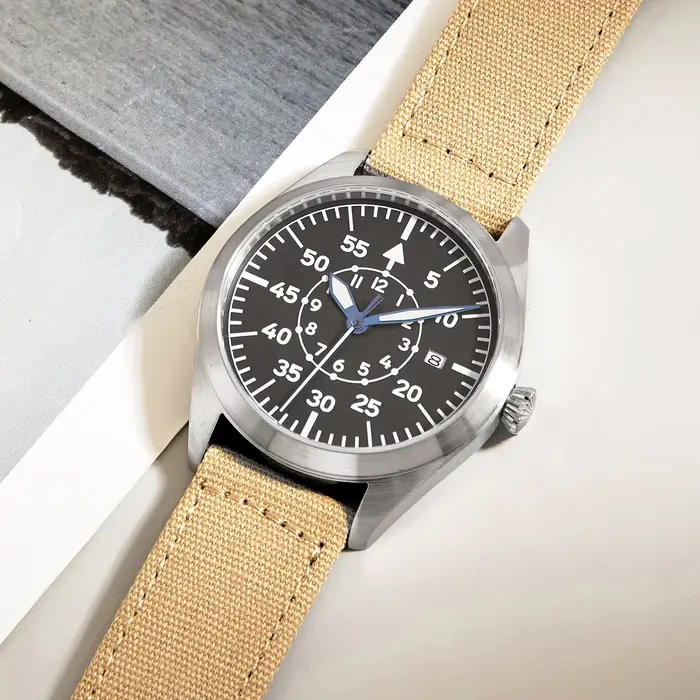 Montre de pilote en toile