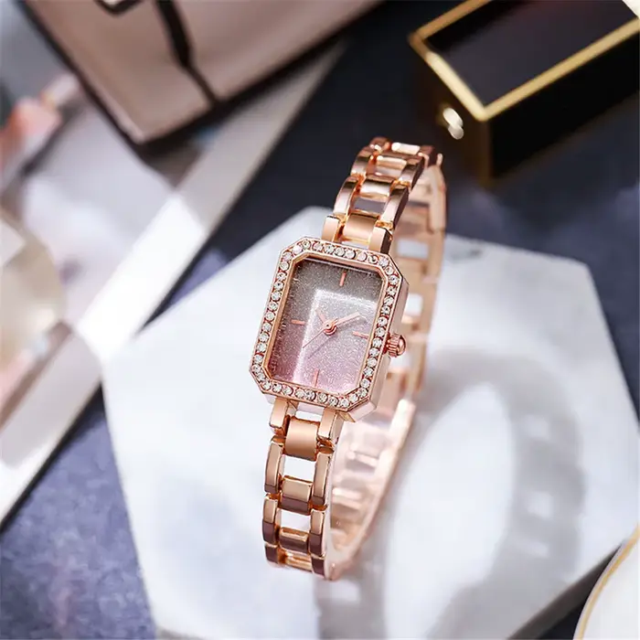 Luxe Montres de marque pour dames Mode Robes Carré Montre à quartz pour femmes en acier inoxydable,