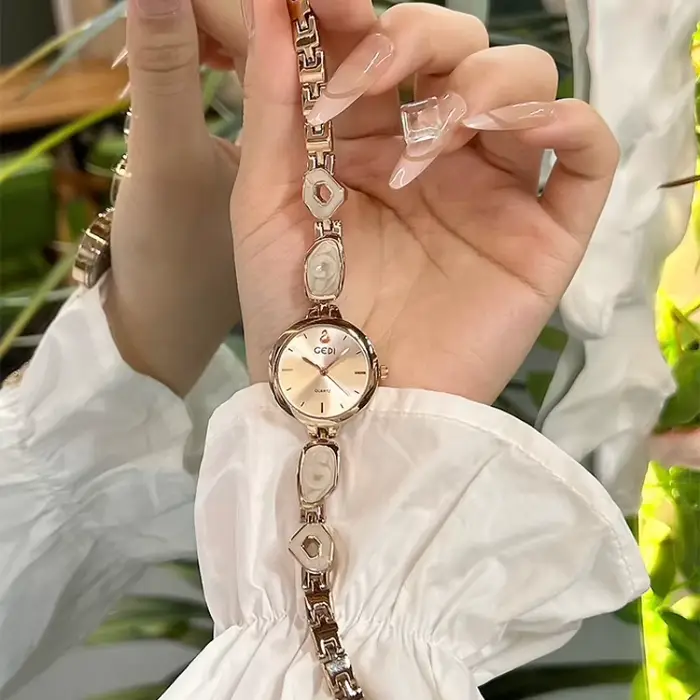 2025 montre pour femme de luxe élégant Style minimaliste cadeau d'anniversaire pour dames