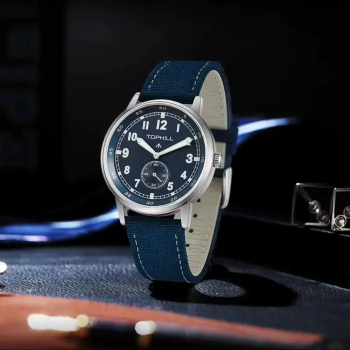 TOPHILL Montre à quartz pour homme 40 mm 1L45 Cadran mat sablé 6H Secondes sous-cadran Bracelet en cuir toile TW099G