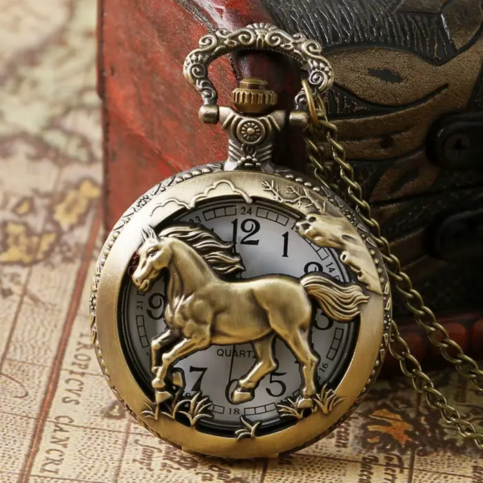 Montre de poche à Quartz Vintage en Bronze, cheval creux, Design Animal, avec collier, cadeau, mode,