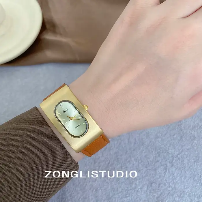 Montre pour femme rétro exquise étanche en cuir Bracelet élégant montre à Quartz pour femme relojes 