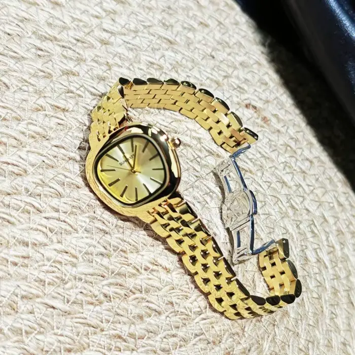 Montre carrée classique pour femme SUNMATE en acier inoxydable résistante à l'eau pour occasions formelles et décontractées