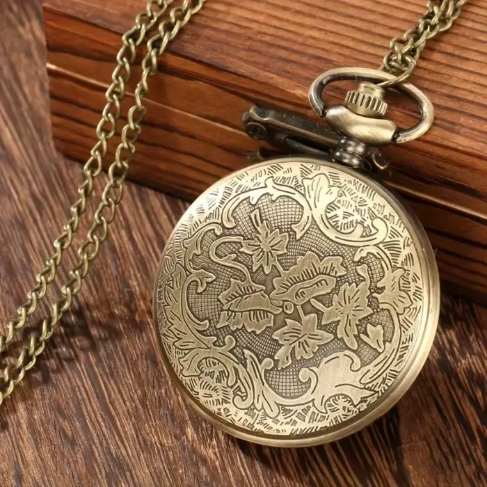 Montre de poche Steampunk en alliage de zinc design engrenage quartz avec chaîne pour homme et femme occasions spéciales vintage