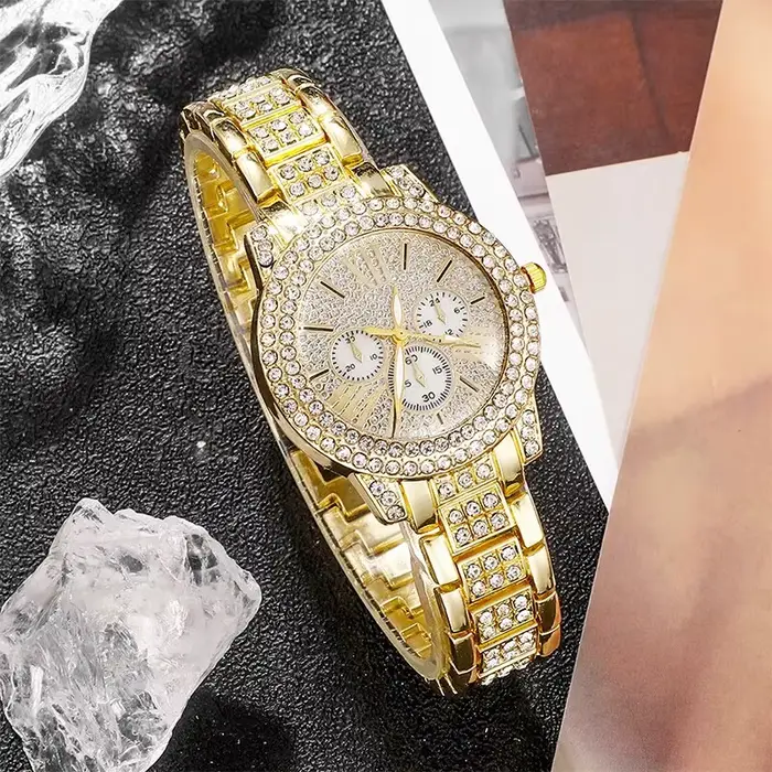 Montre à Quartz Dorée de Luxe pour Femme