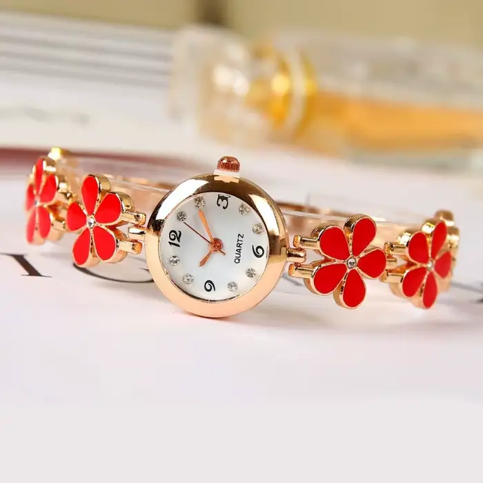 Montre à quartz élégante pour femme : design floral noir et rose - Idée cadeau parfaite pour toutes les occasions